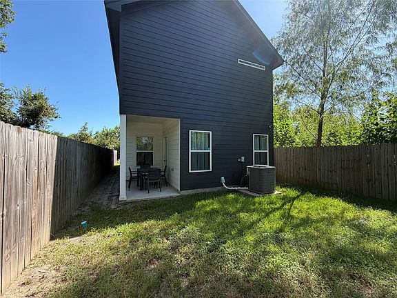 5th image of 2417 Noble St
