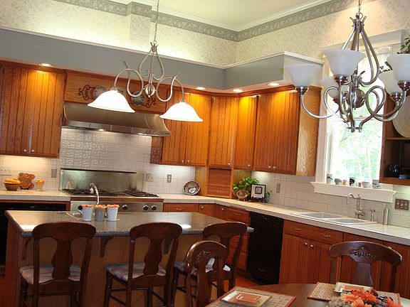 Gourmet kitchen