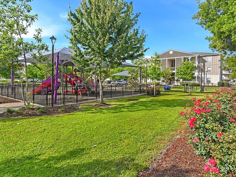 Reserve at Gulf Hills Apartment Homes — Photo 26