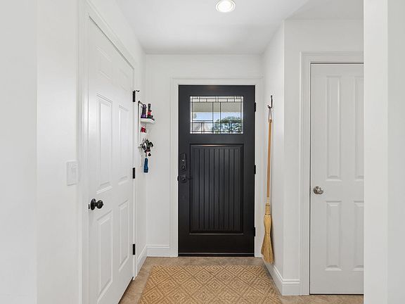 5th image of 23 Callaway Drive #23