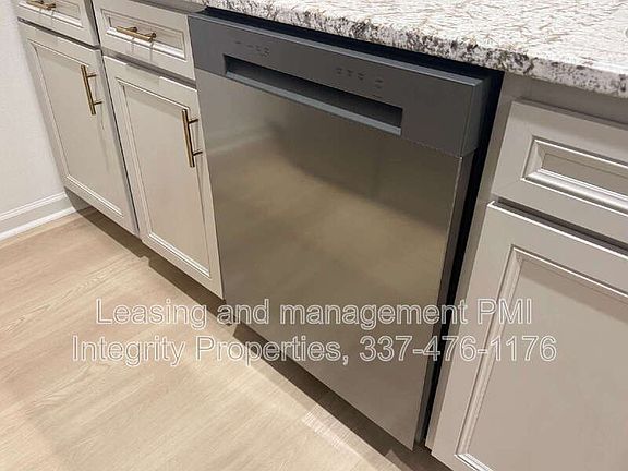 5th image of 107 Foster Grove Dr
