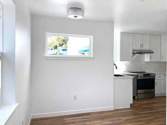 3rd image of 1615 Phillips Ln #A