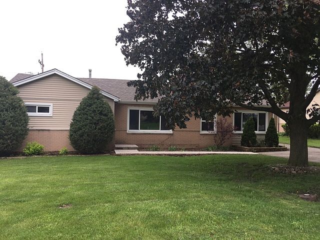 1st image of 82 E Berkley Ln