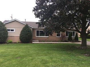 82 E Berkley Ln, Hoffman Estates, IL 60169