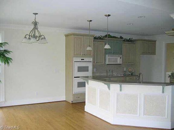 4th image of 1902 Breeze Pointe