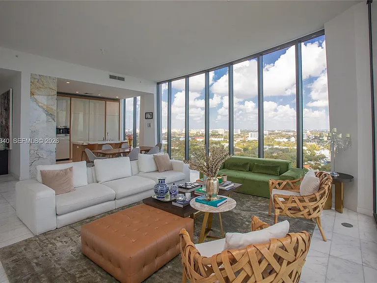 2821 S Bayshore Dr #20D — Photo 4