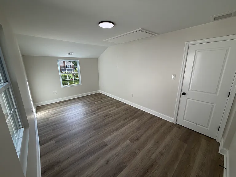 413 Evans Ave — Photo 13