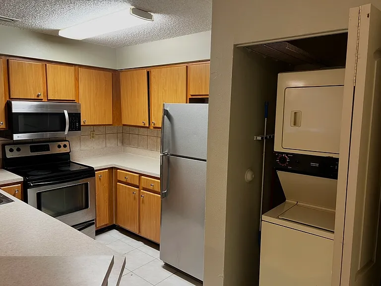 2445 SW 18th Ter #7-003 — Photo 15