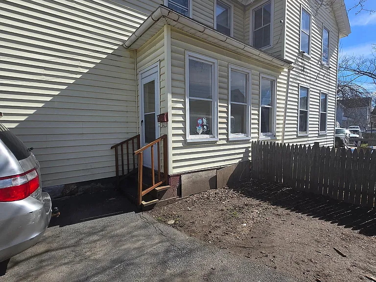 1013 Stark St #1 — Photo 12
