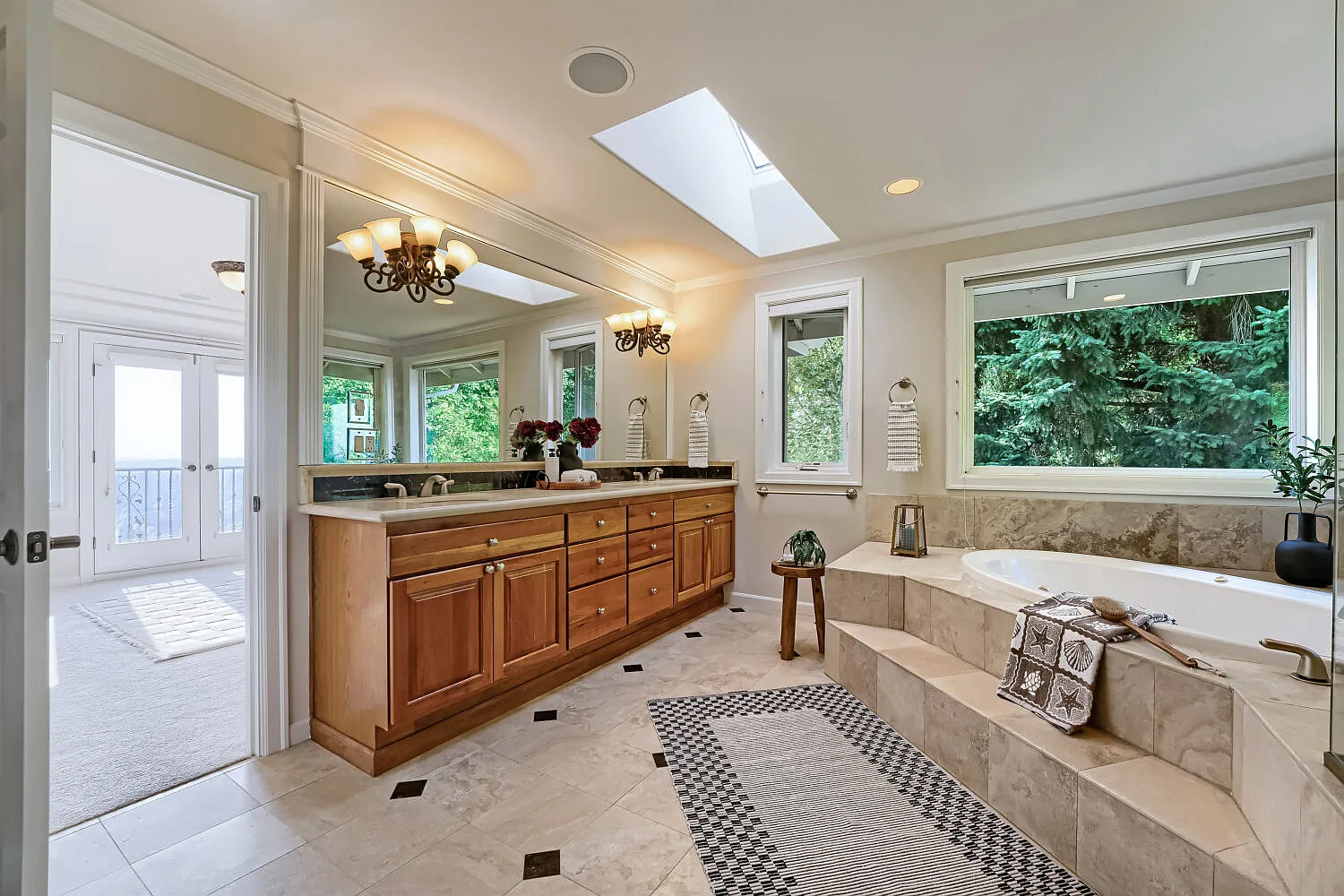 4 bed, 4.5 bath, 4049 sqft, $8,000 — Photo 4