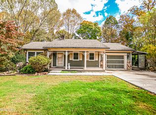 670 Twin Hills Ln, Jacksboro, TN 37757