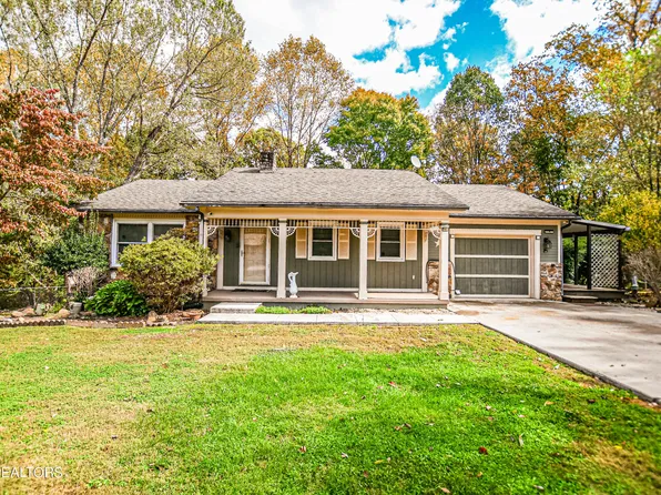 670 Twin Hills Ln, Jacksboro, TN 37757