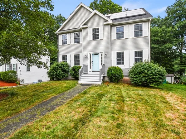 118 Charant Rd, Lowell, MA 01854