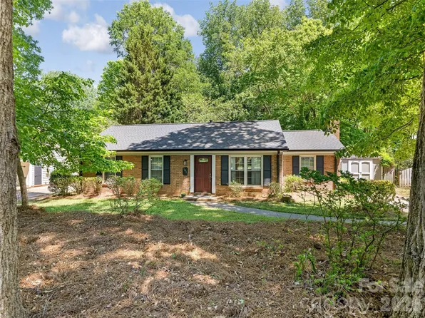 7811 Winterset Dr, Charlotte, NC 28270