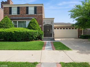 2709 W Sherwin Ave, Chicago, IL 60645