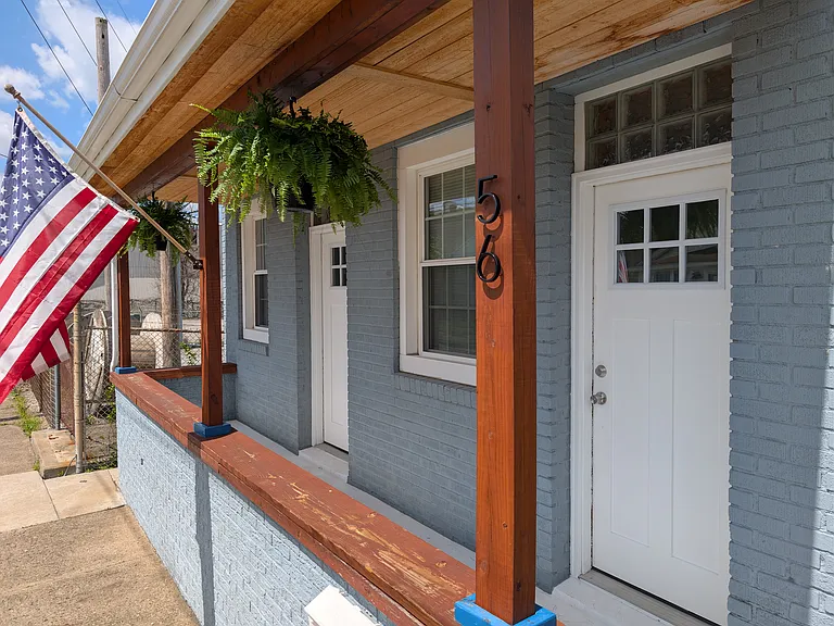 56 Franklin Ave #A — Photo 2