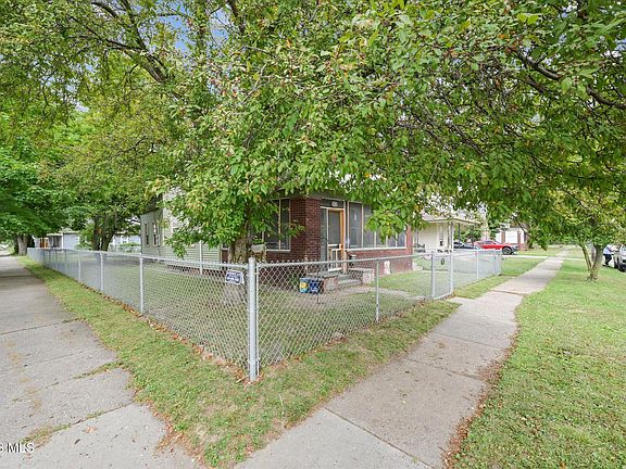 3rd image of 240 Gradolph St
