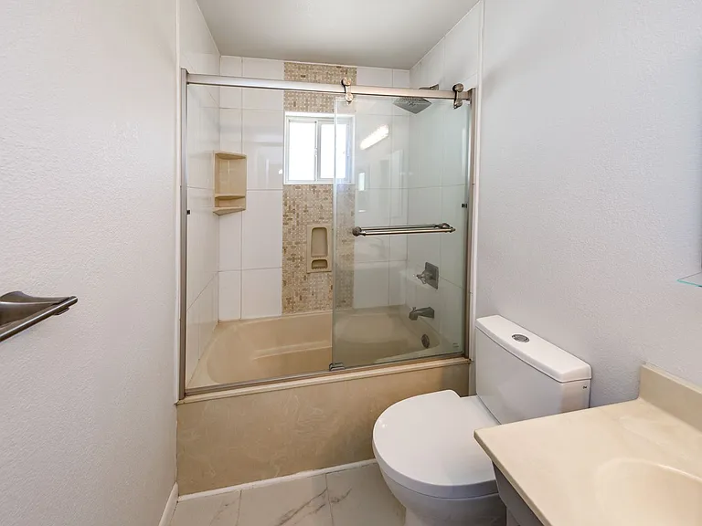 129 Ely St — Photo 30