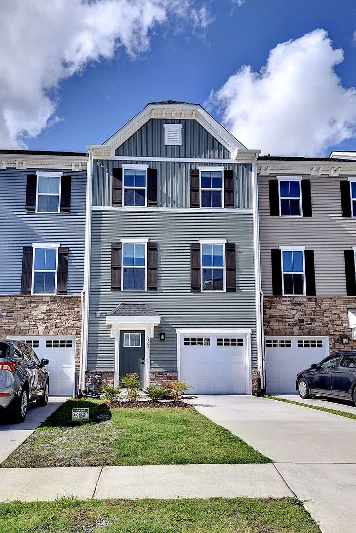 Legacy of Poquoson Townhome. — Photo 2