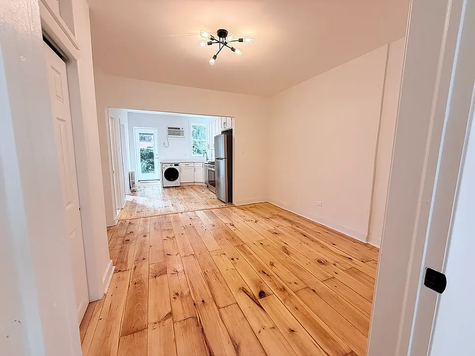 506 President St #1