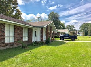 1203 Anderson St, Forest, MS 39074