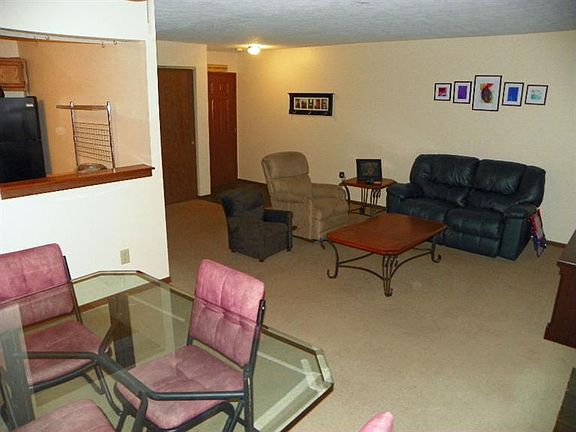 5th image of 5881 Hanley Close #127