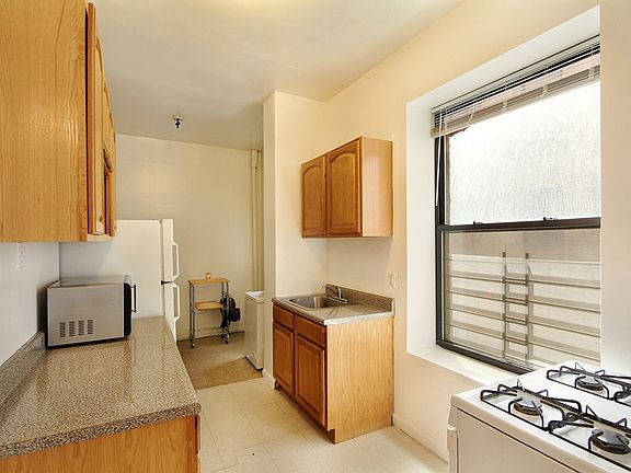 4th image of 100 W 141st St APT 21