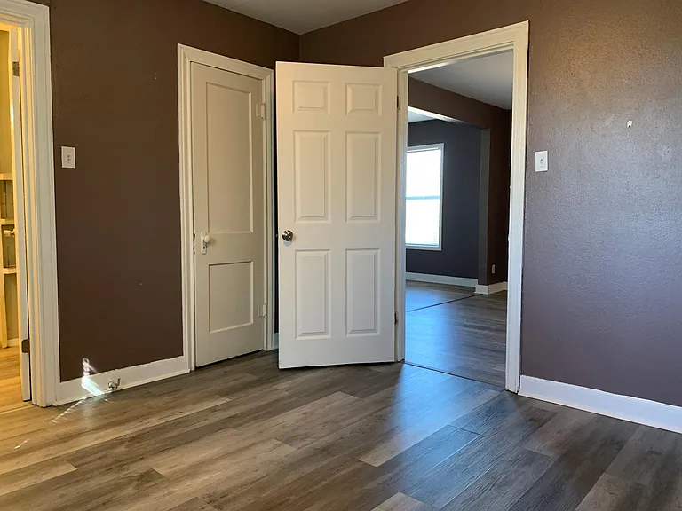107 E Highland Blvd — Photo 8