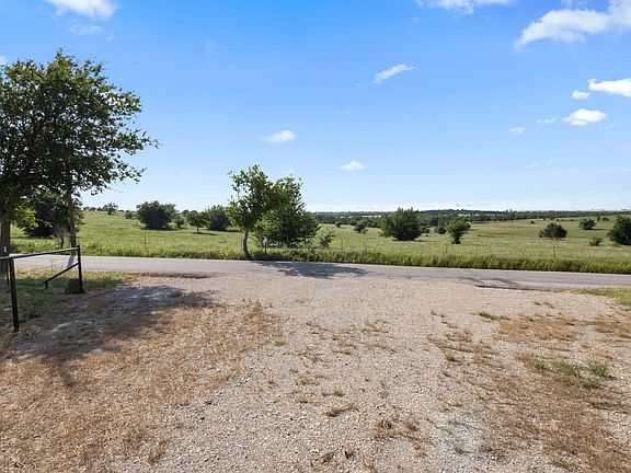 3rd image of 1261 County Road 2735