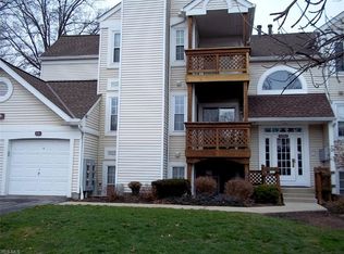 1328 Cedarwood Dr APT C1, Westlake, OH