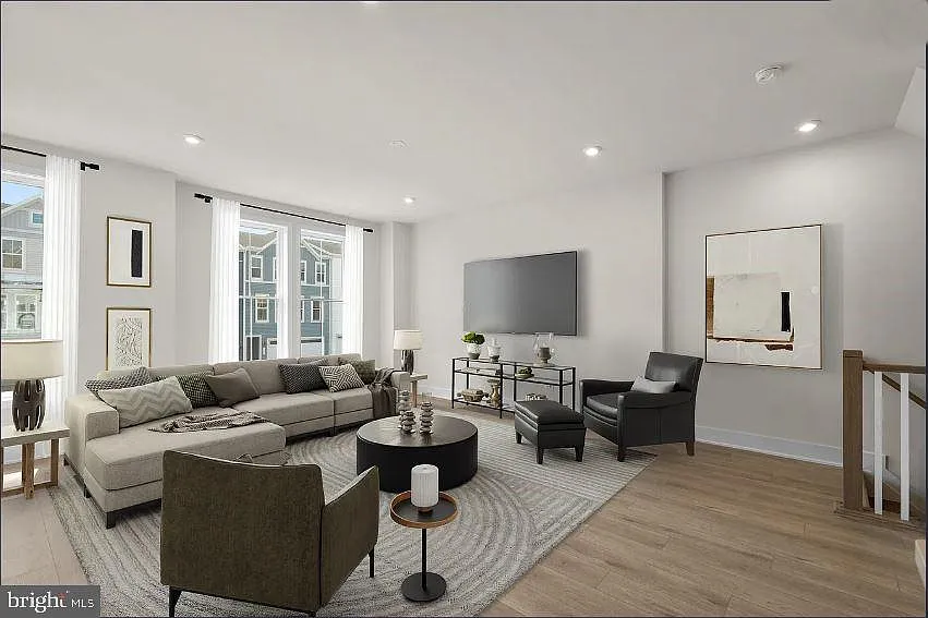 3 bed, 4.0 bath, 2528 sqft, $2,425 — Photo 3