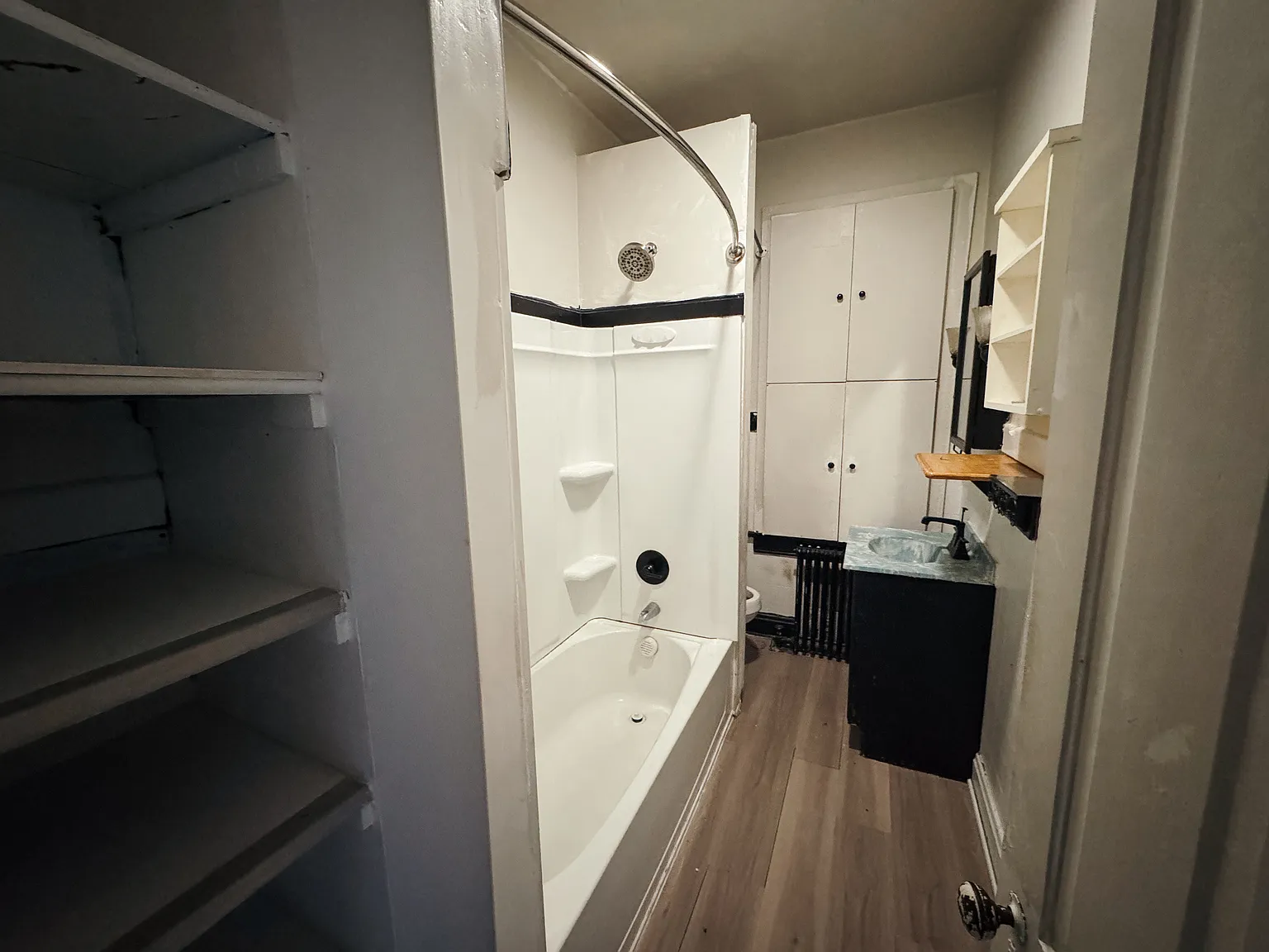 2 bed, 700 sqft, $1,200 — Photo 3