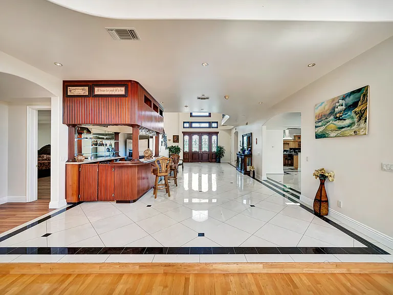 7735 Wilbur Ave — Photo 12