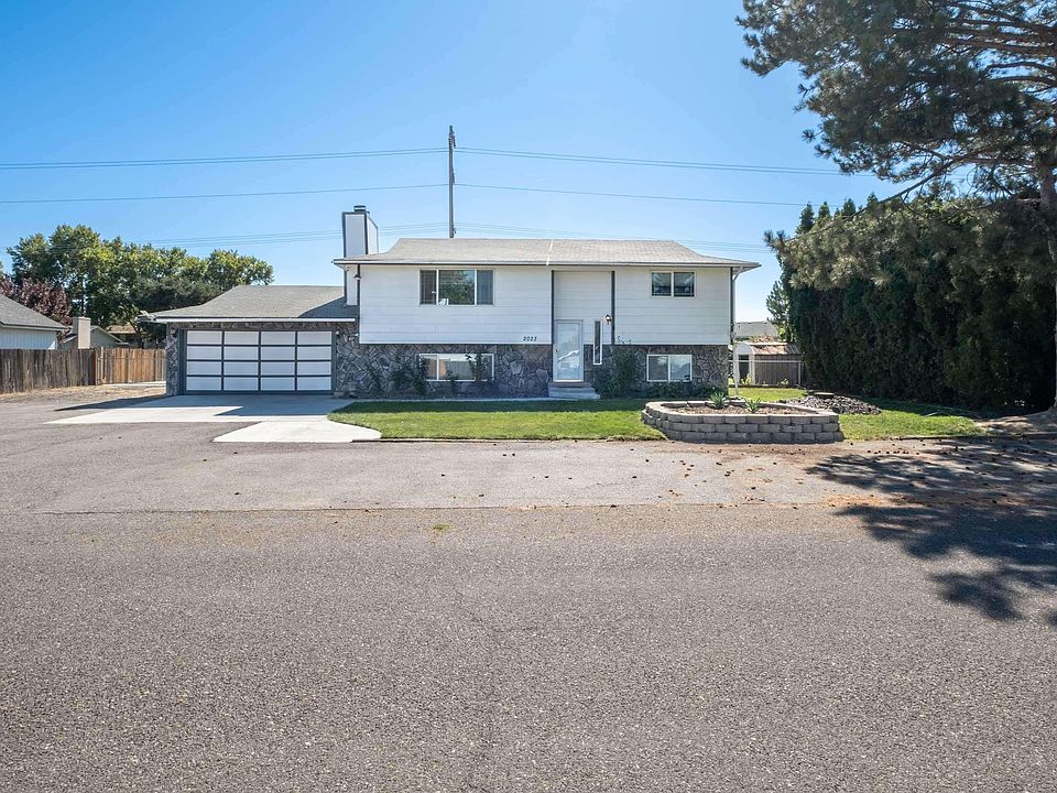 1st image of 2023 W 22nd Ave