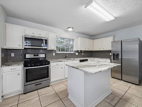 3rd image of 15110 Red Cedar Cove Ln