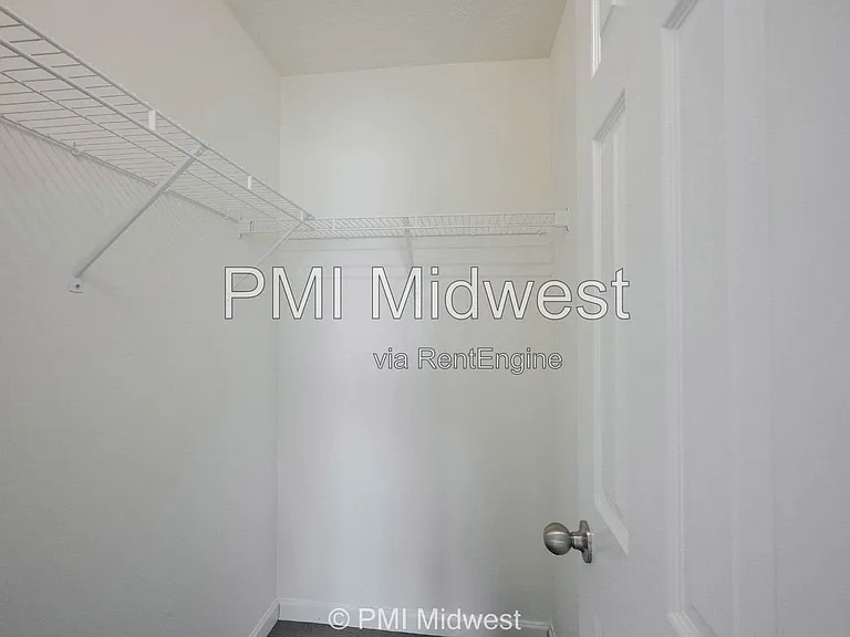 2526 Copper Hill Dr — Photo 32