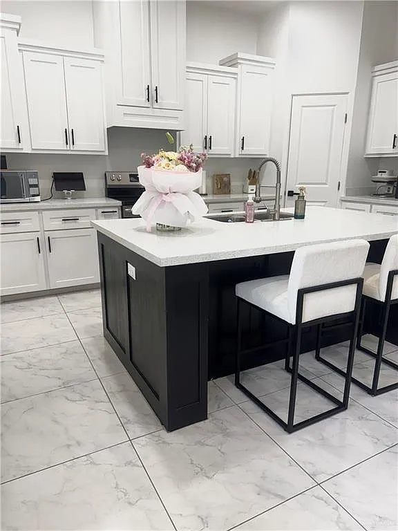 3 bed, 2.0 bath, 1634 sqft, $2,200 — Photo 4
