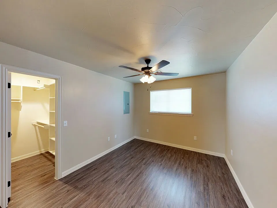 BEDROOM #2