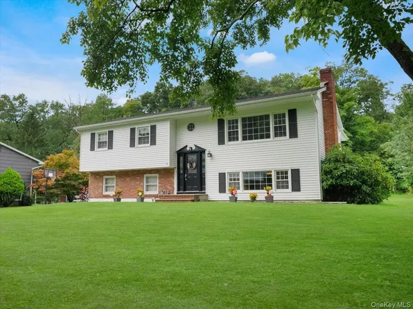 1 S Park Lane, Nanuet, NY 10954