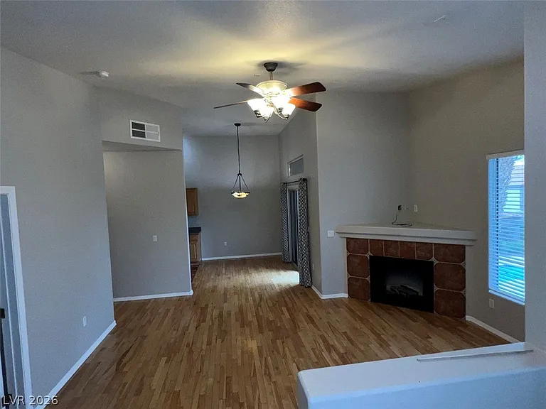 2305 W Horizon Ridge Pkwy #521 — Photo 9