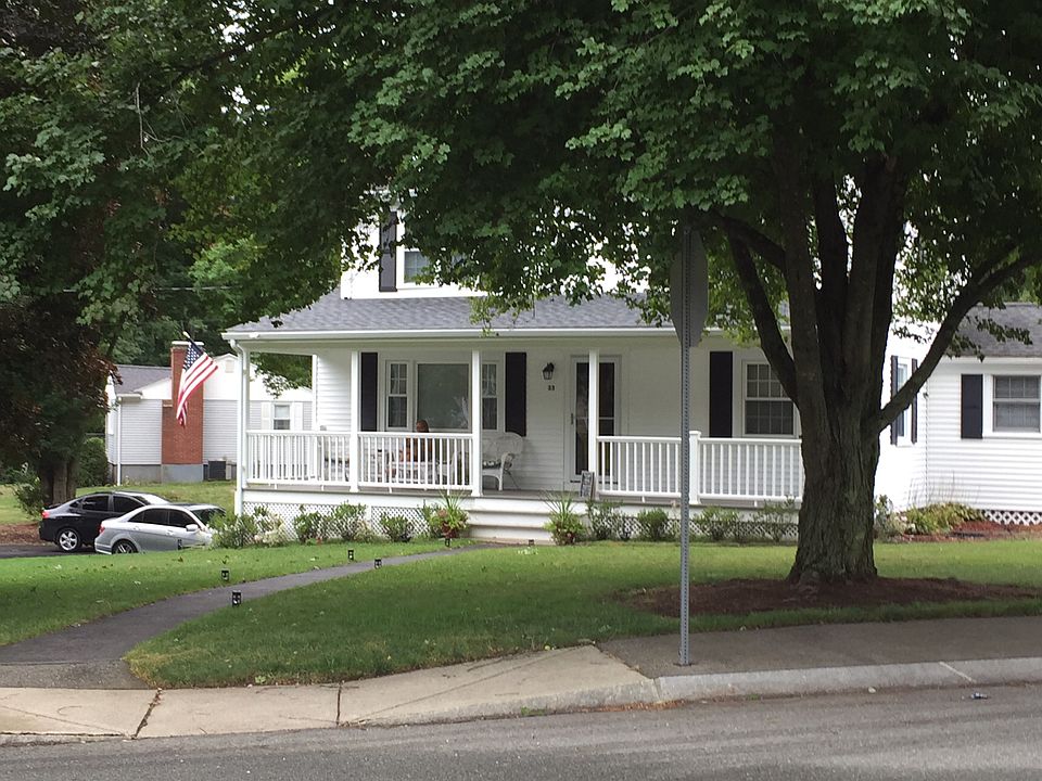 1st image of 33 Clover Dr