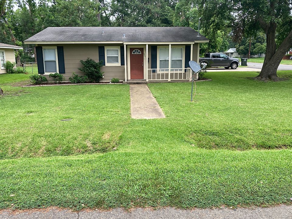 1st image of 600 Eason Pl