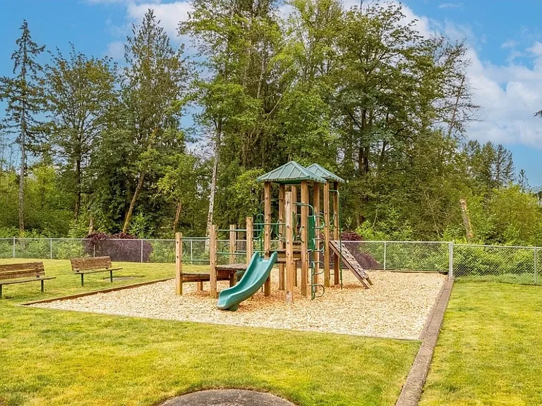 10616 21st St SE — Photo 38