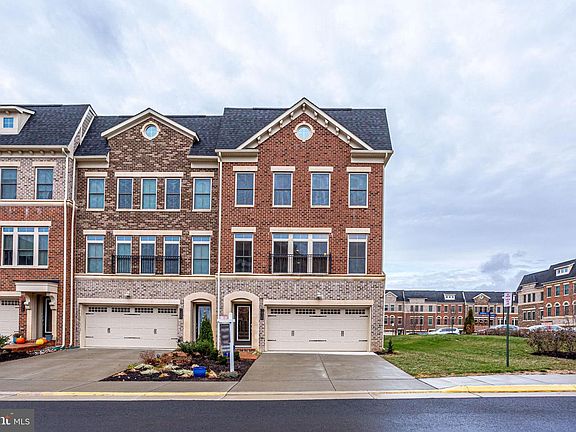 3rd image of 7220 Magpie Ln