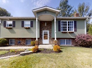 4 W Bonniefield Dr, Gettysburg, PA 17325