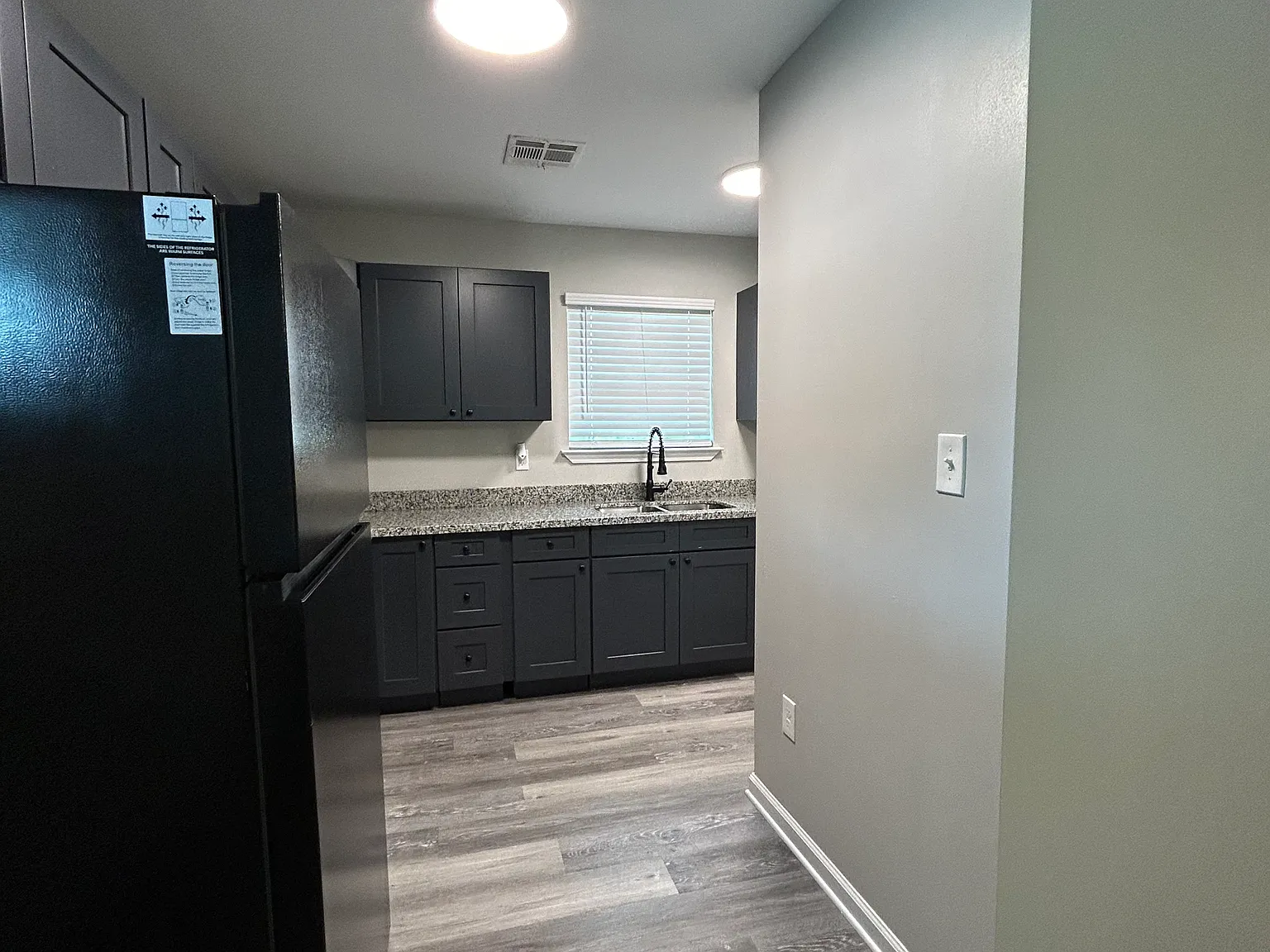 3 bed, 1000 sqft, $1,500 — Photo 3