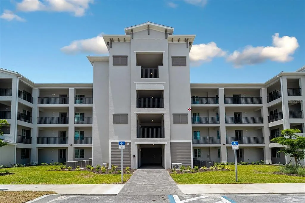 2 bed, 2.0 bath, 1124 sqft, $2,500 — Photo 2