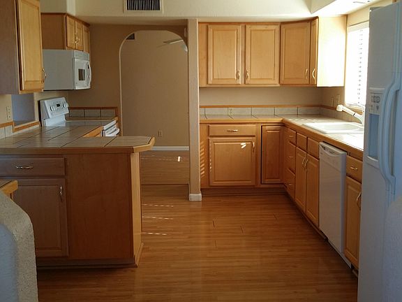 4th image of 16245 E Balsam Dr