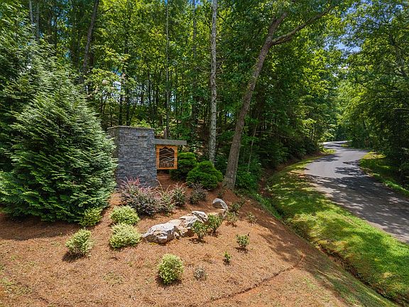4th image of 84 Jakes Landing Way S