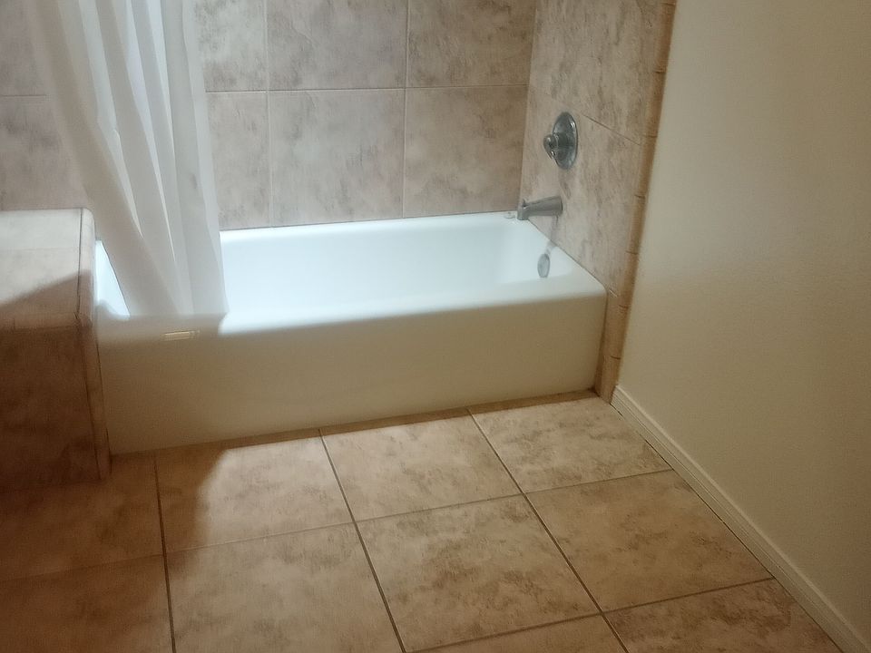 1st image of 10237 Oakwood Ave
